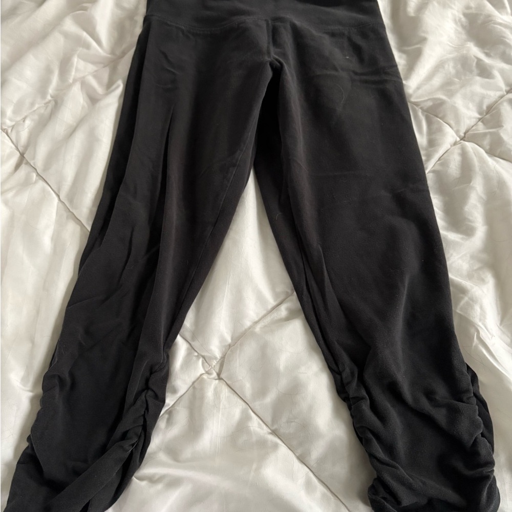 Ruby Ribbon Black Leggings
